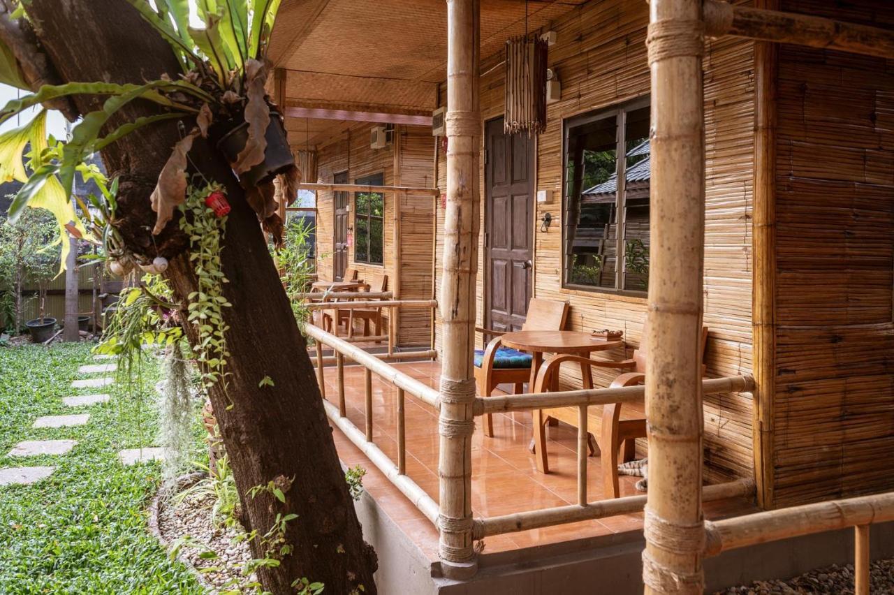 Boutique Hotel & Restaurant, Jaidee Bamboo Huts Чиангмай Экстерьер фото